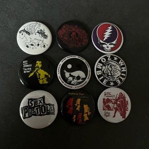 9 Brandy Melville Pins
